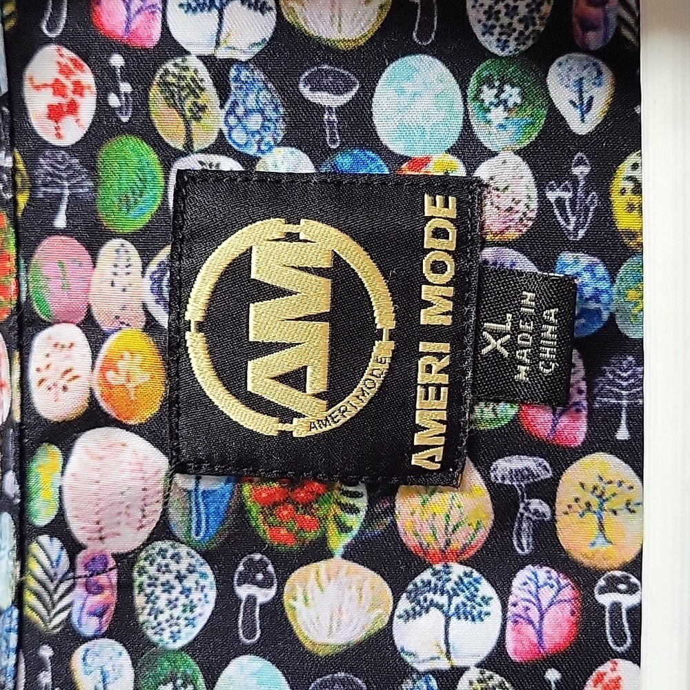 Euc- Ameri Mode Geometric Print Button Down W/Con… - image 2